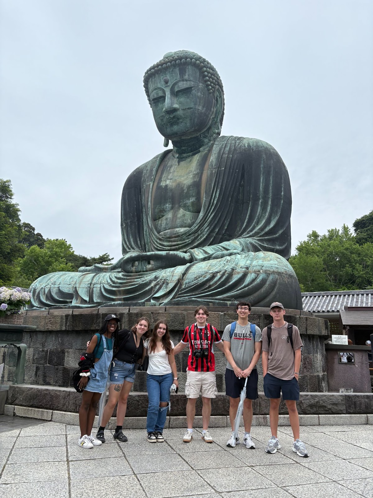 Nia and fellow students in her internship abroad program